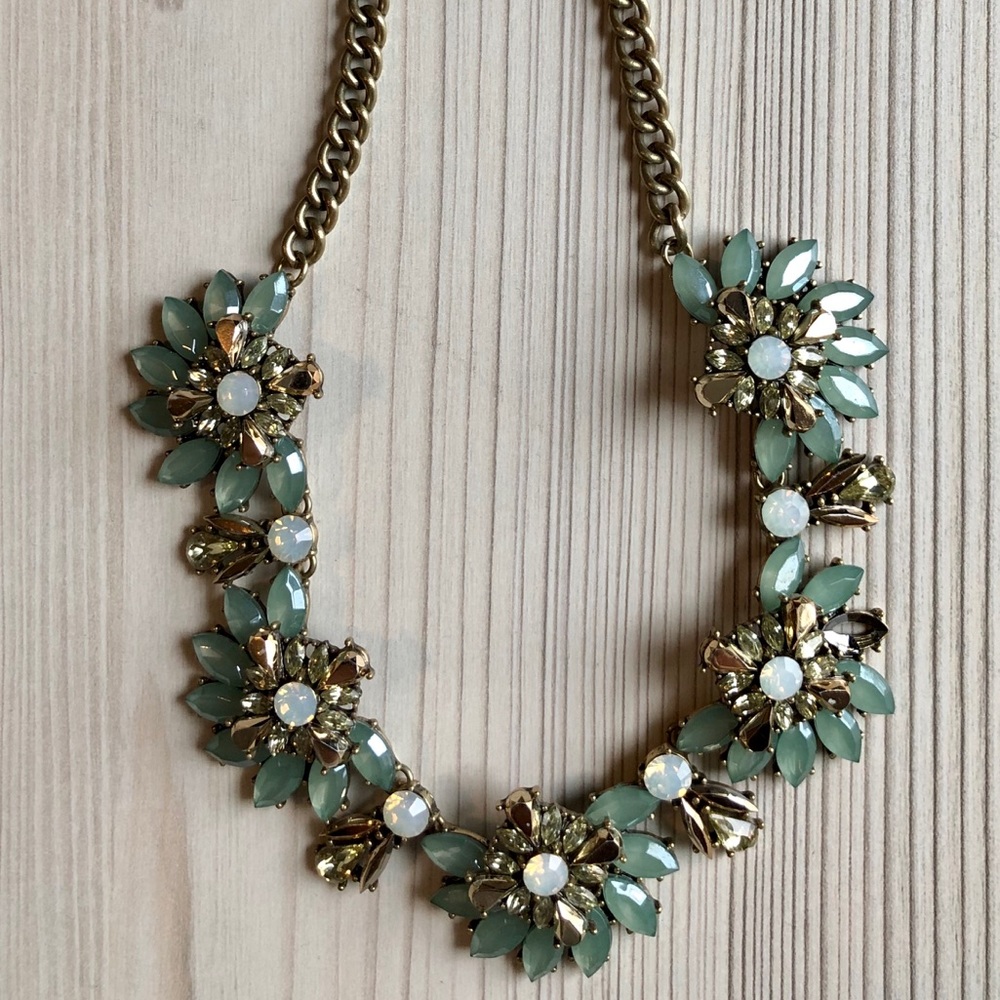 Floral sea green and jeweled necklace w/ earrings